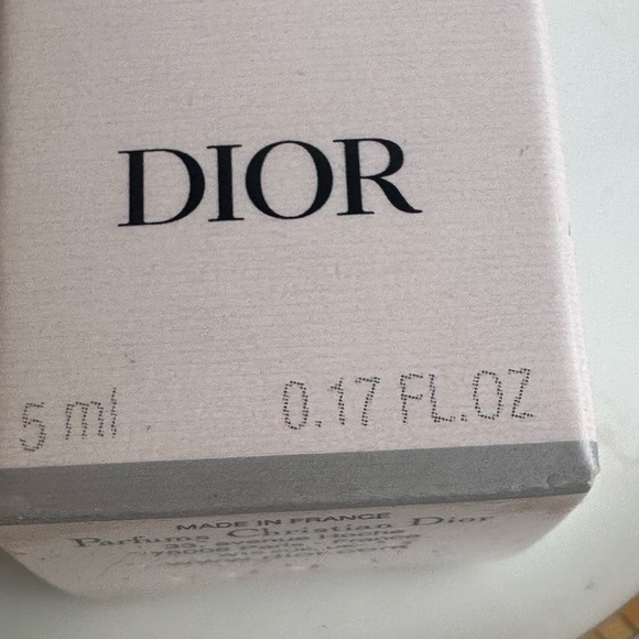 Dior capture total serum NEW - Picture 3 of 3